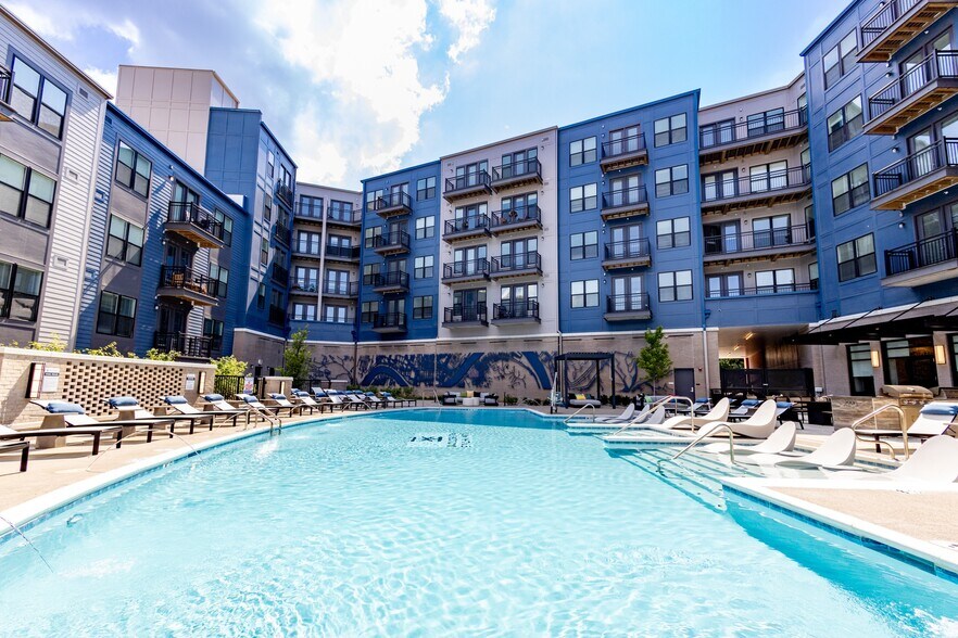 More Photos Of 2533 Woodburn Ave, Cincinnati Apartments For Lease