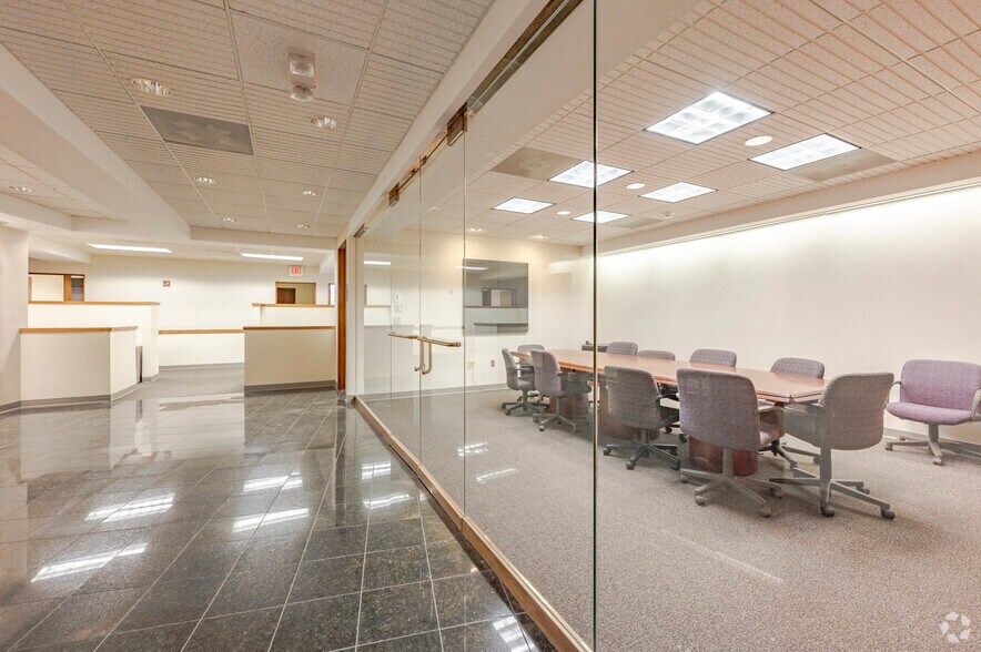 More Photos Of 22 Waterville Rd, Avon Medical For Sale