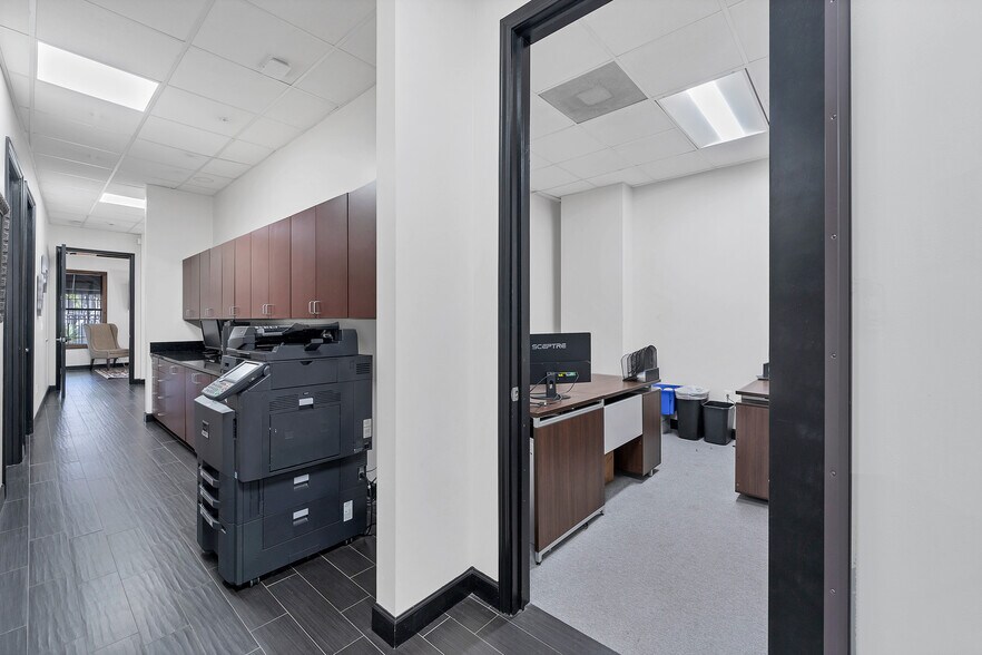 More Photos Of 1717 E 5th Ave, Tampa Warehouse For Sale