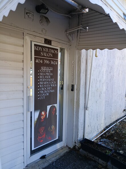 More Photos Of 5037 Union St, Union City Storefront For Sale