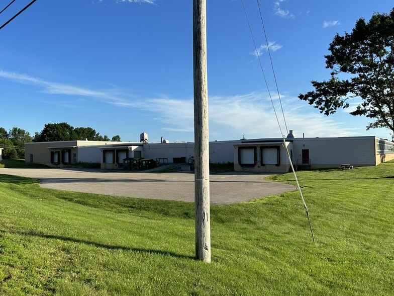 More Photos Of 9 Cutts Rd, Kittery Manufacturing For Sale