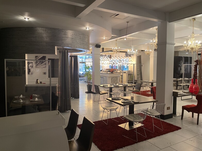 More Photos Of 10 W Hubbard St, Chicago Loft Creative Space For Lease