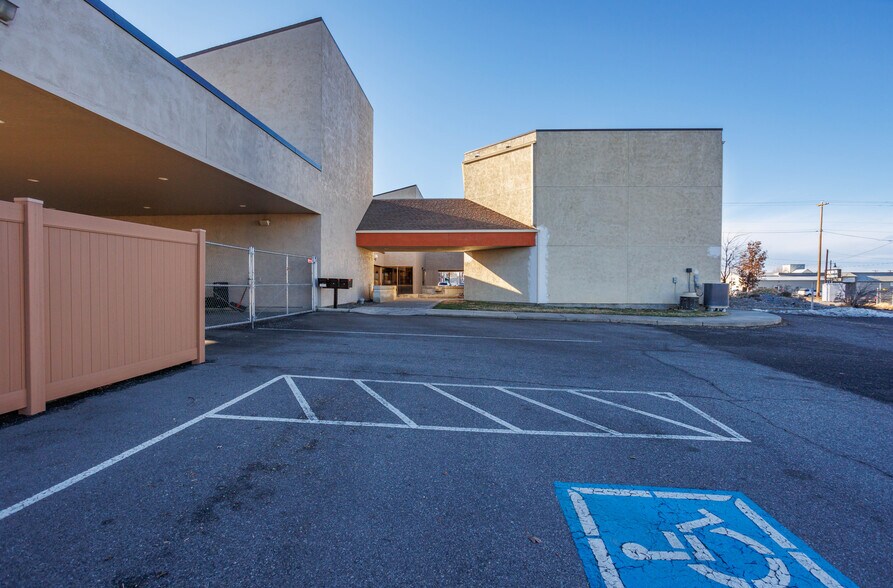 More Photos Of 10 N Washington St, Kennewick Office For Lease