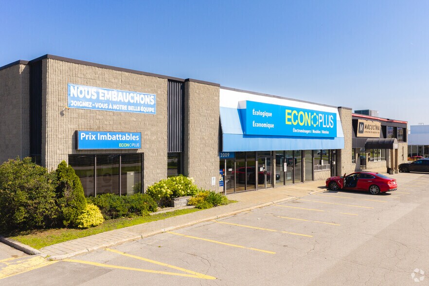 Primary Photo Of 2789-2855 Boul Le Corbusier, Laval Warehouse For Lease