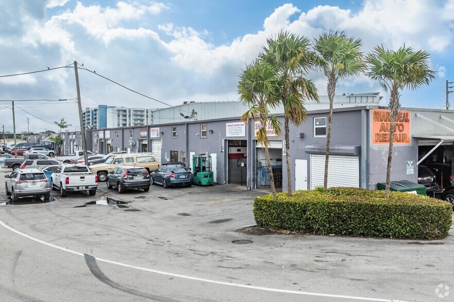 More Photos Of 1612-1646 W 31st Pl, Hialeah Unknown For Lease