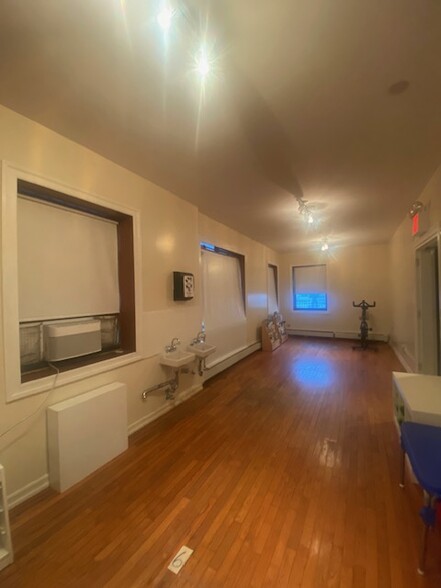 Primary Photo Of 26 7th Ave, Brooklyn Apartments For Lease