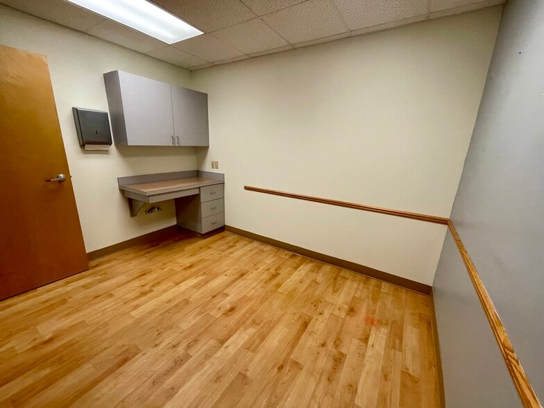 More Photos Of 1125 E Michigan Ave, Battle Creek Unknown For Lease