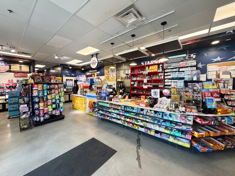 More Photos Of 42550 Jackson St, Indio Service Station For Sale