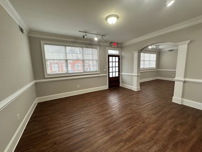 More Photos Of 327 Dahlonega St, Cumming Medical For Sale