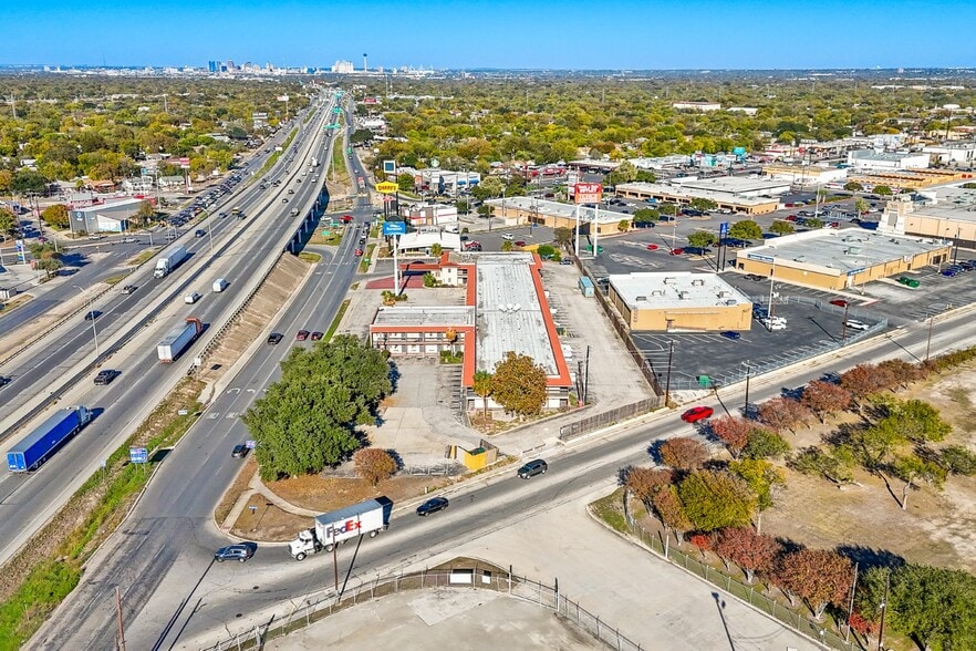 More Photos Of 7202 S Pan Am Expy, San Antonio Hotel For Sale