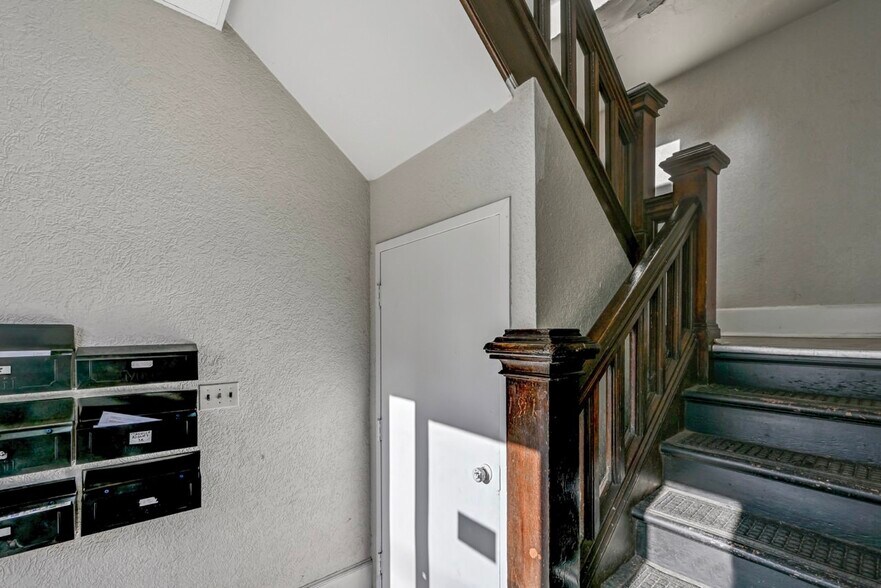 More Photos Of 310-312E Lackawanna Ave, Olyphant Apartments For Sale