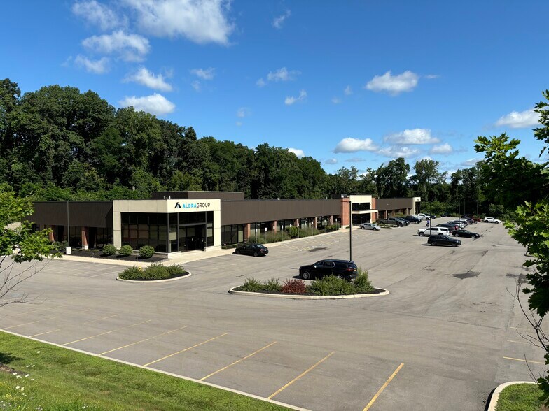 More Photos Of 800 Parker Hill Dr, Rochester Loft Creative Space For Lease