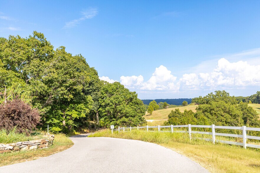 More Photos Of 1211 Cox Ford Rd, Crane Specialty For Sale