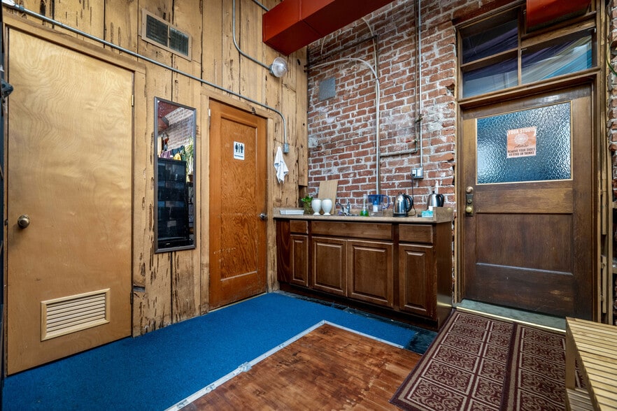 More Photos Of 200 Commercial St, Nevada City Freestanding For Sale