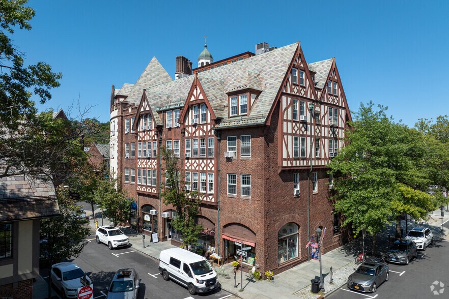 Primary Photo Of 14 Harwood Ct, Scarsdale Office For Lease