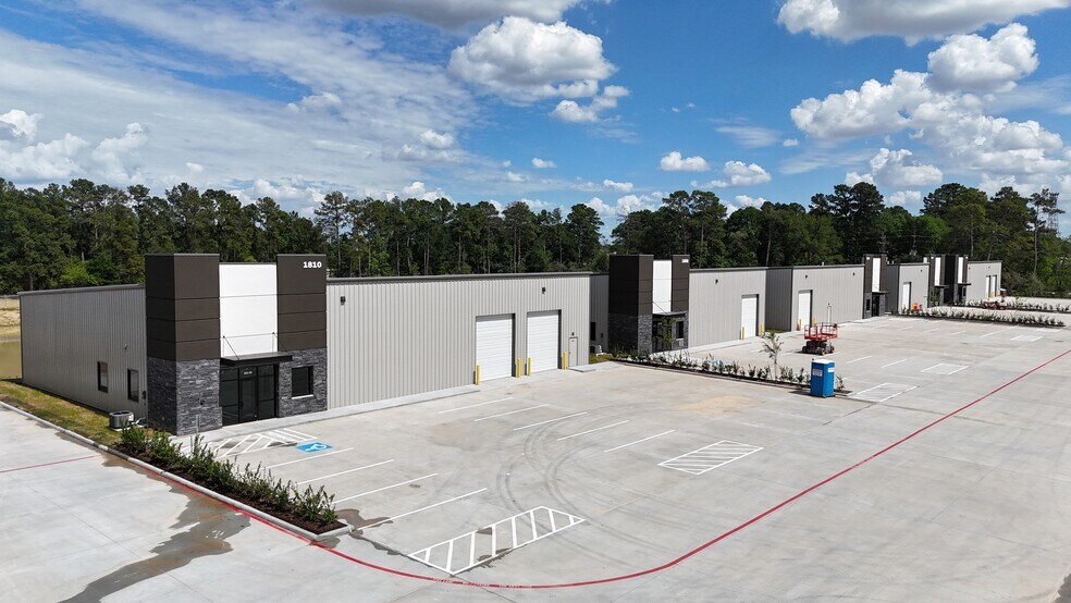 More Photos Of 1800 Meadow Edge Ln, Spring Warehouse For Sale