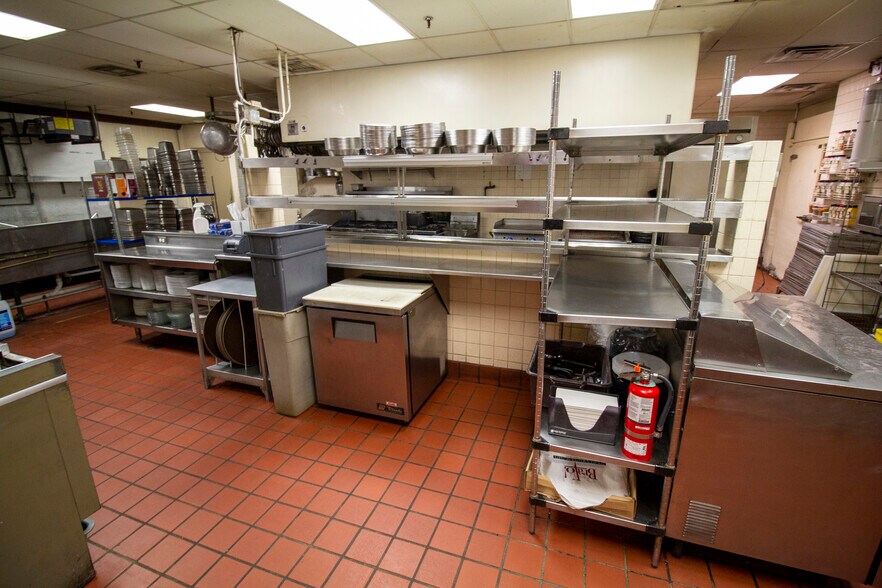 More Photos Of 5402 Portage Rd, Portage Restaurant For Lease