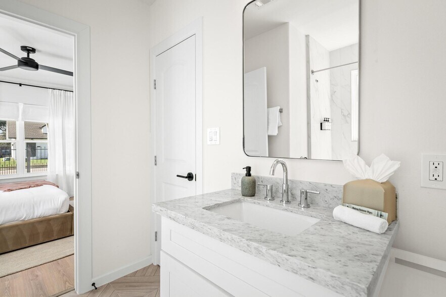 More Photos Of , Houston Multifamily For Sale