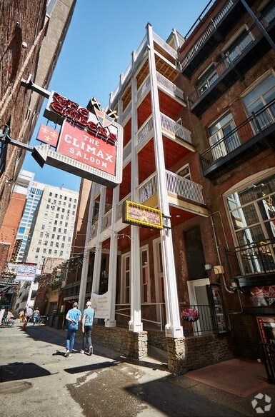 More Photos Of 209 Printers Aly, Nashville Hotel For Lease