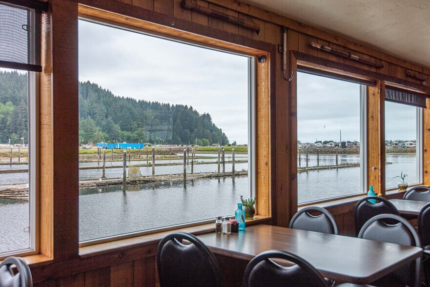 More Photos Of 142 Bay Front Loop, Winchester Bay General Retail For Sale