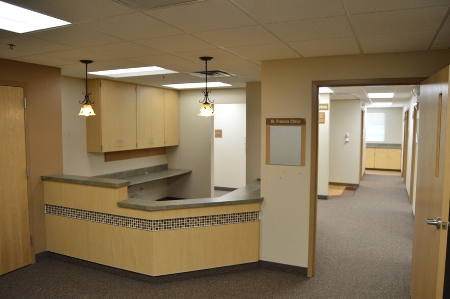 More Photos Of 23671 NW St Francis Blvd & NW Ambassador Blvd, Saint Francis Medical For Lease