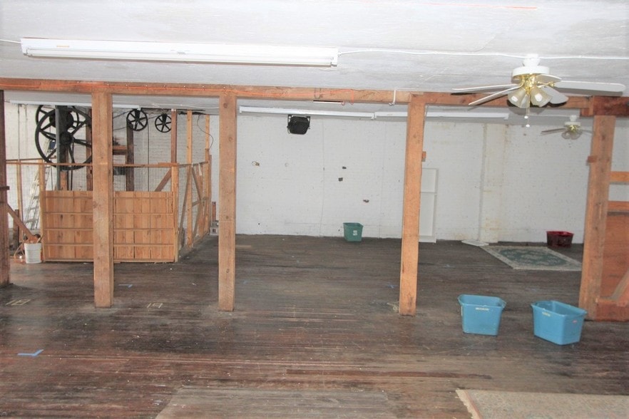 More Photos Of 1850 Church St, Appomattox Bar For Sale