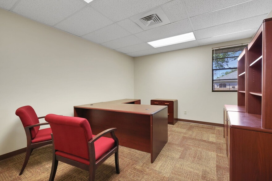 More Photos Of 6601-6535 Chester Ave, Jacksonville Continuing Care Retirement Community For Lease