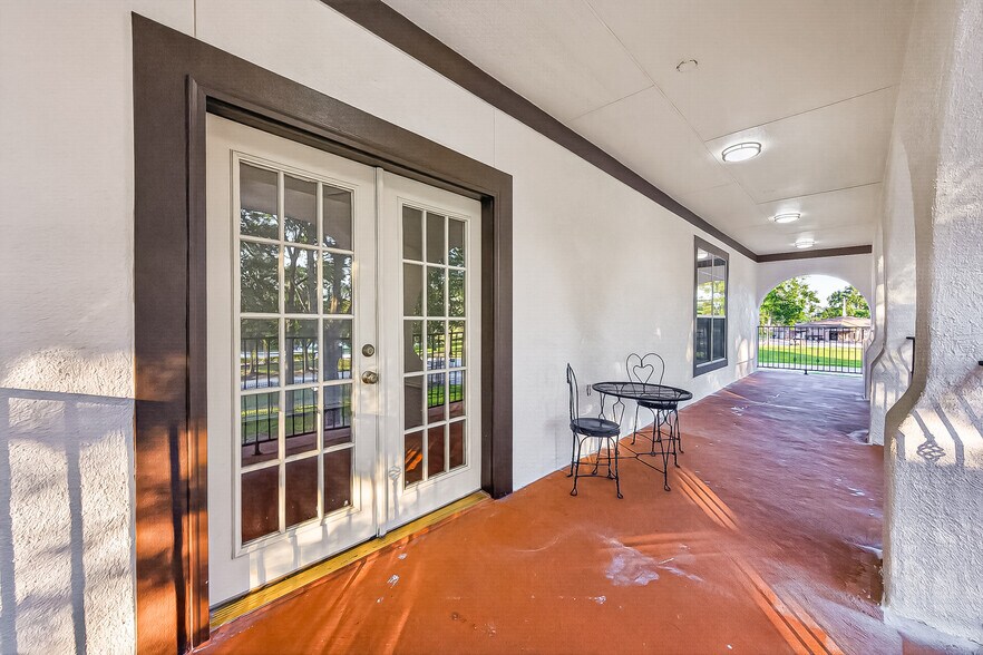 More Photos Of 21832 Rayford Rd, Humble Office For Sale