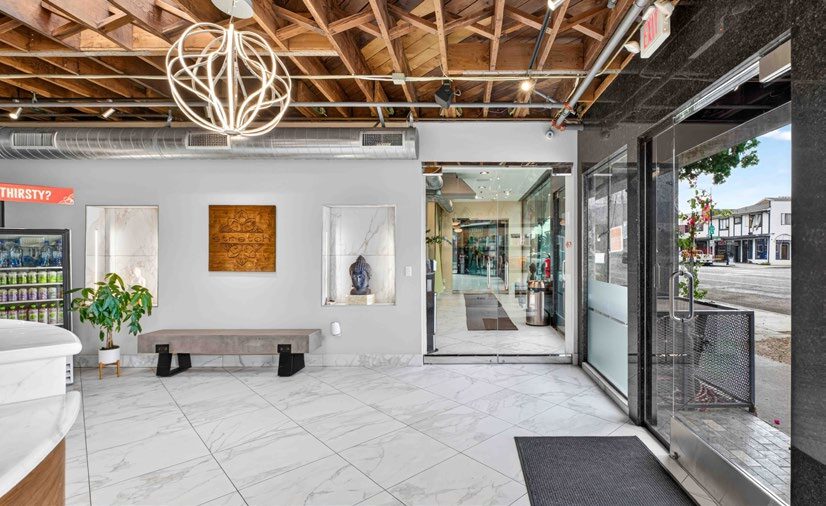 More Photos Of 2316-2320 W Magnolia Blvd, Burbank Storefront Retail Office For Sale