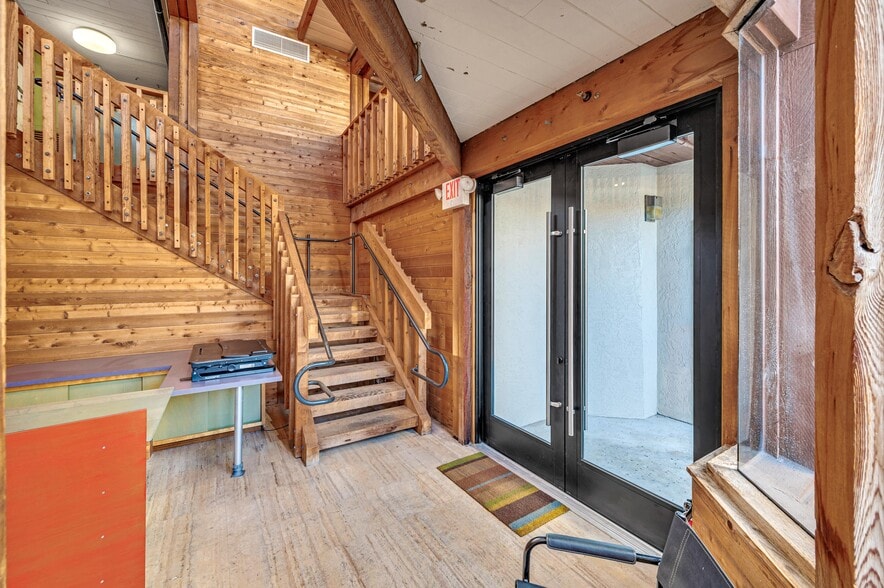 More Photos Of 3045 N Federal Hwy, Fort Lauderdale Loft Creative Space For Sale