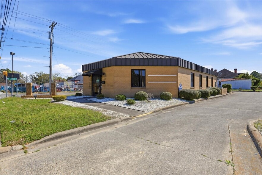 More Photos Of 107 E Vernon Ave, Kinston Healthcare For Sale