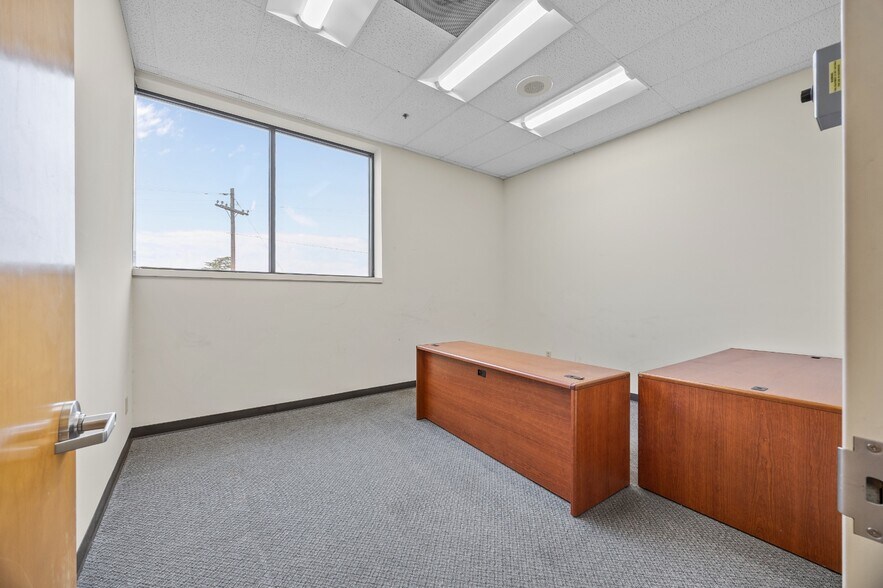 More Photos Of 2020 W Front St, Statesville Manufacturing For Lease