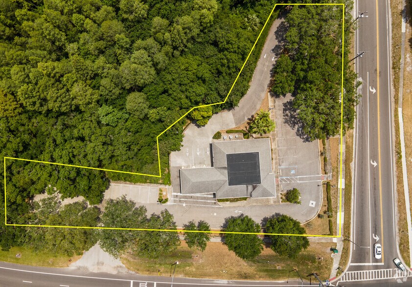 More Photos Of 5252 Ehrlich Rd, Tampa Bank For Lease