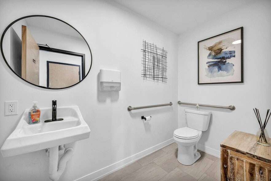 More Photos Of 1929 E Royalton Rd, Broadview Heights Office For Lease