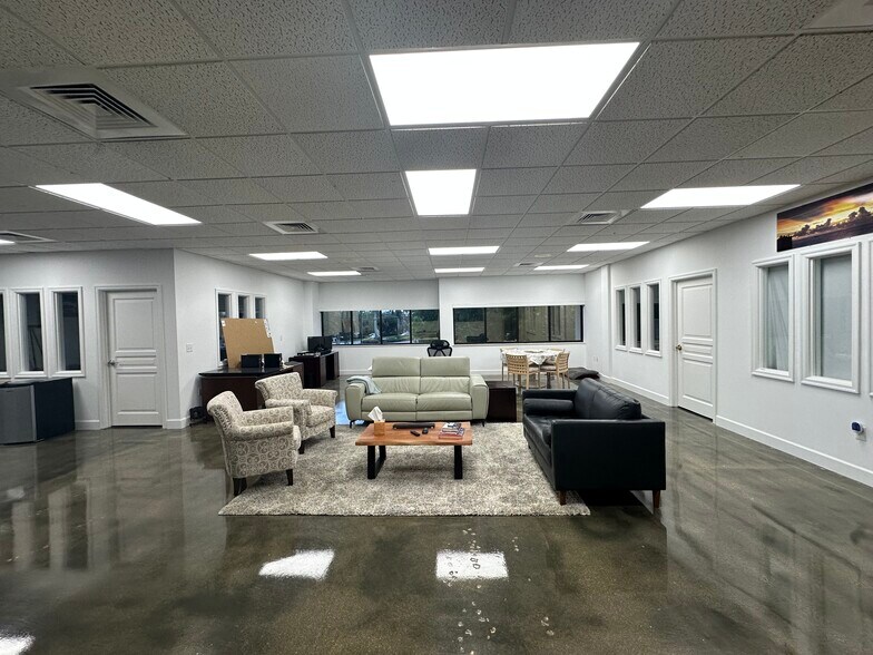 More Photos Of 4025 Radio Rd, Naples Office For Sale