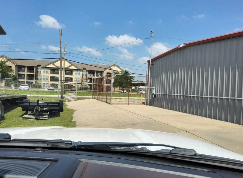 More Photos Of 1731 Main St, La Marque Contractor Storage Yard For Lease