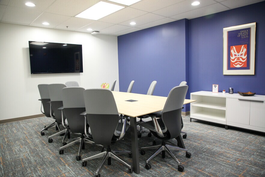 More Photos Of 12747 Olive Blvd, Creve Coeur Coworking Space