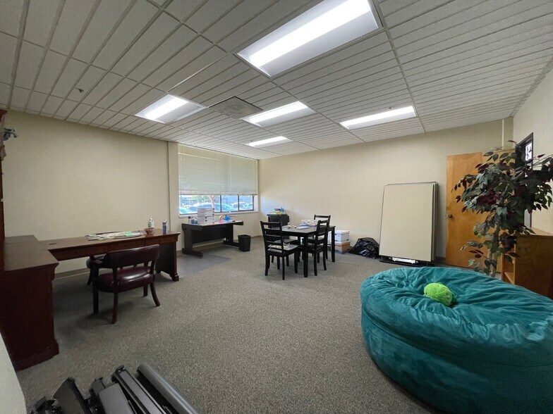 More Photos Of 190 S Orchard Ave, Vacaville Office For Lease