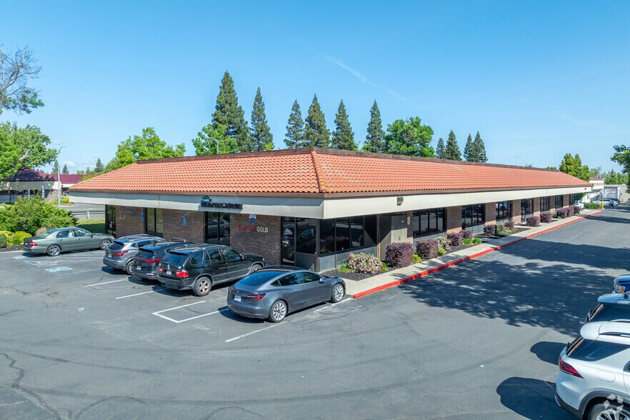 More Photos Of 5200-5252 Sunrise Blvd, Fair Oaks Unknown For Lease