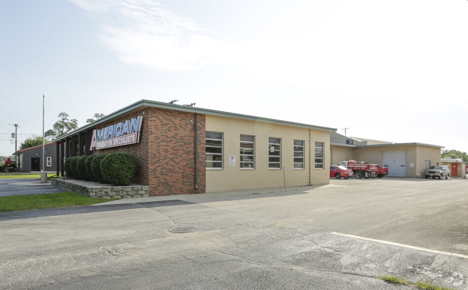 More Photos Of 11011 W Forest Home Ave, Hales Corners Warehouse For Lease