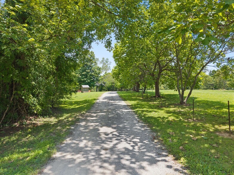 More Photos Of 1374 Peter Pond Rd, Ashland City Lodge Meeting Hall For Sale