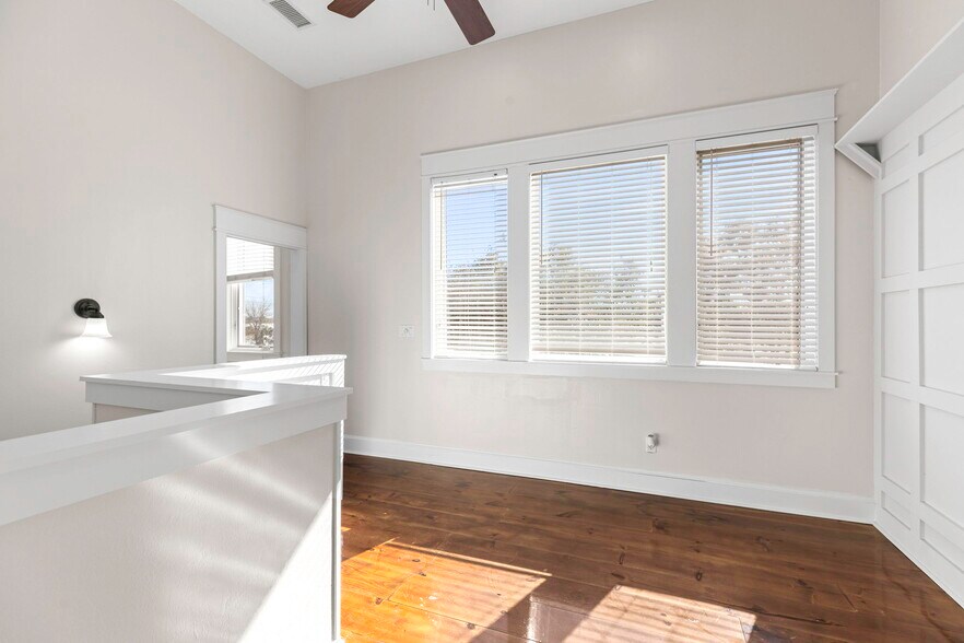 More Photos Of 1420 River Rd, Boerne Medical For Lease