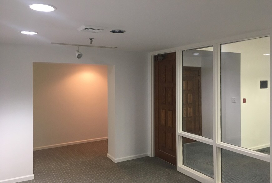 More Photos Of 18 W First St, Dayton Loft Creative Space For Sale