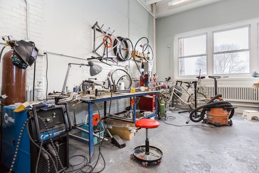 More Photos Of 271 Western Ave, Lynn Research And Development For Sale