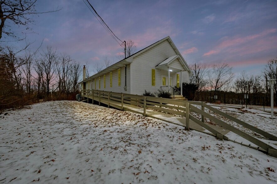More Photos Of 15924 PA-407 Sr, Fleetville Religious Facility For Lease