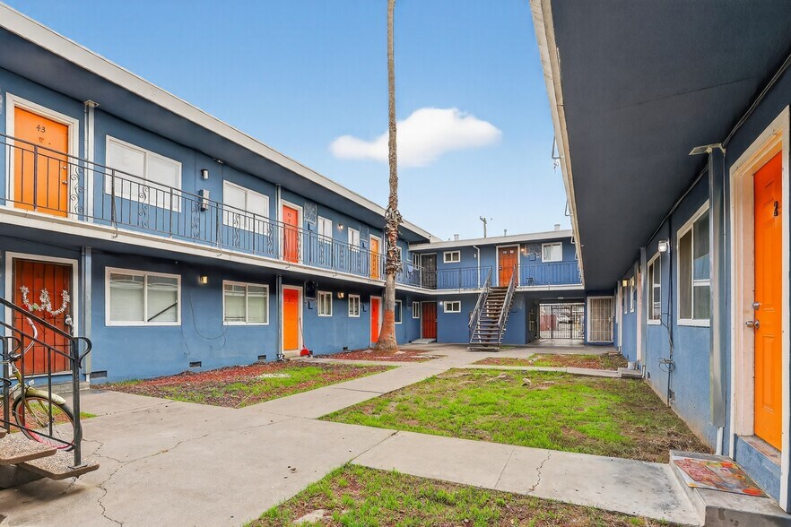 More Photos Of 701 Plaza Ave, Sacramento Apartments For Sale