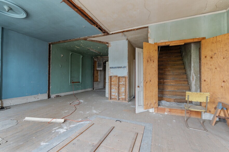 More Photos Of , Utica Unknown For Sale