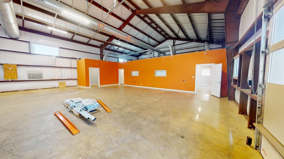 More Photos Of 3992 E Highway 290, Dripping Springs Warehouse For Lease