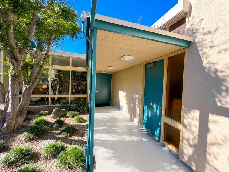 More Photos Of 319 Harvard Ave, Claremont Office For Sale