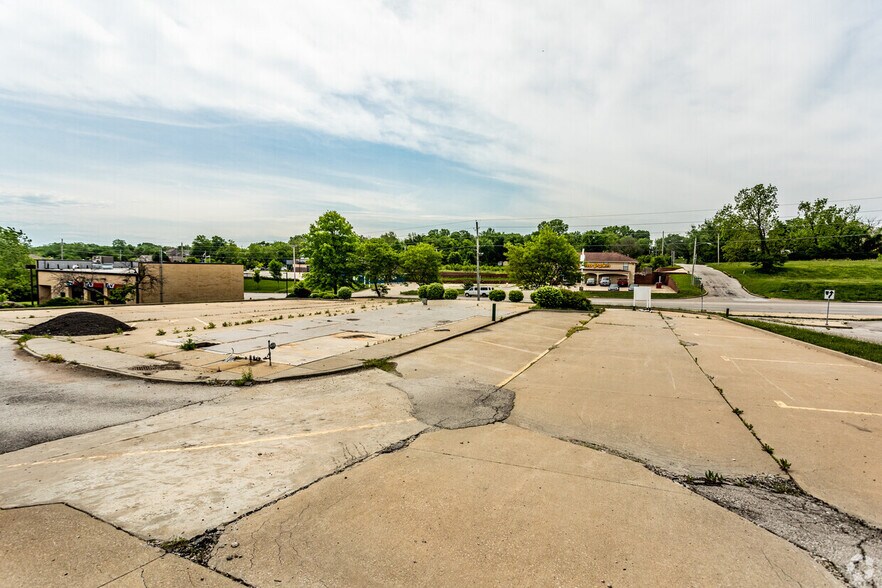 More Photos Of 14500 E US 40 Hwy, Kansas City Land For Sale